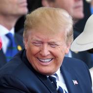 Trump si po návštěvě z roku 2019 pochvaloval, že mezi ním a Alžbětou II. během návštěvy vzniklo „hluboké pouto“. „Jsou tací, kteří říkají, že nikdy neviděli královnu se lépe bavit, tak rozjařenou,“ řekl pár dní po setkání s královnou v rozhovoru pro Fox News. „Měli jsme chvilku, kdy jsme spolu mluvili docela na rovinu. Ani jsem nevěděl, kdo jsou další lidé u stolu. Nikdy jsem s nimi nemluvil, prostě jsme si to užívali,“ dodal.