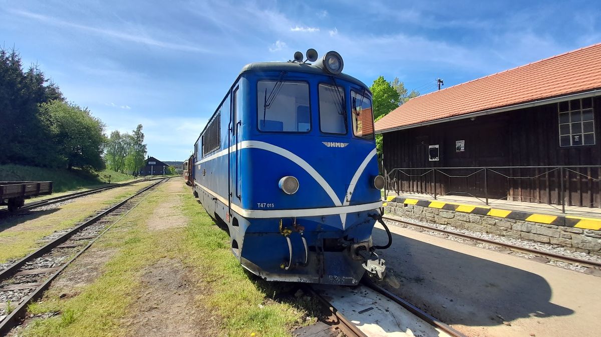 Z Jindřichova Hradce po úzkokolejce vyjely první pravidelné vlaky