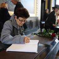 Před kamerou stál Jan Potměšil poprvé na základní škole, jako budoucí povolání si herectví vybral po televizní inscenaci Hrátky.