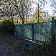 Zuzana Mrázová si pozemek se stavbami, které jsou v rozporu s platným územním plánem Bíliny, pořídila jako starostka města.