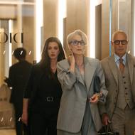 Anne Hathaway v roli Andy, Meryl Streep jako Miranda a Stanley Tucci coby Nigel.