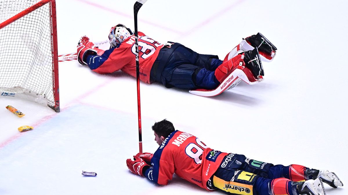 Pardubice postoupily do finále, Sparta mění trenéra