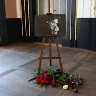 Zájemci sledovali projekce fotografií z různých období života herce i jeho divadelních a filmových rolí.