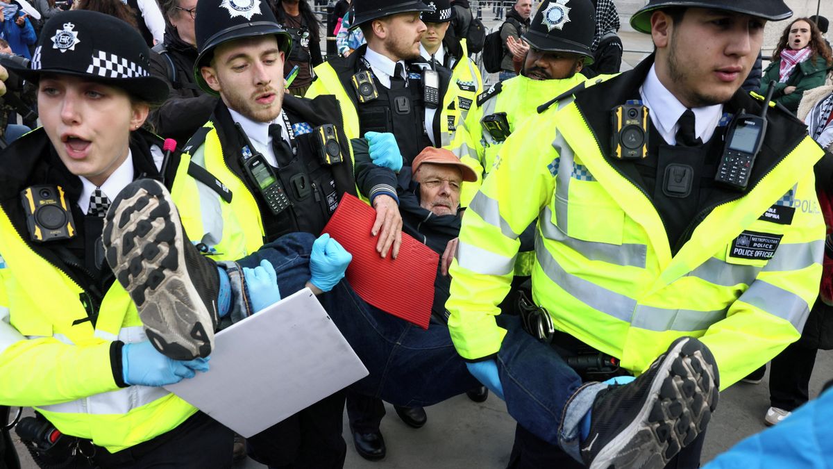 Londýnská policie zatkla 523 lidí na demonstraci za organizaci Palestine Action