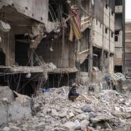 „Vesnice je můj domov, moje rodiště a znamená pro mě hodně. Je to moje dětství, můj život, mí prarodiče, příbuzní a další lidé. Všichni mi chybí, jsme jedna komunita,“ svěřil se Mouzannar agentuře Reuters. (Bejrút, Libanon, 19. dubna.)