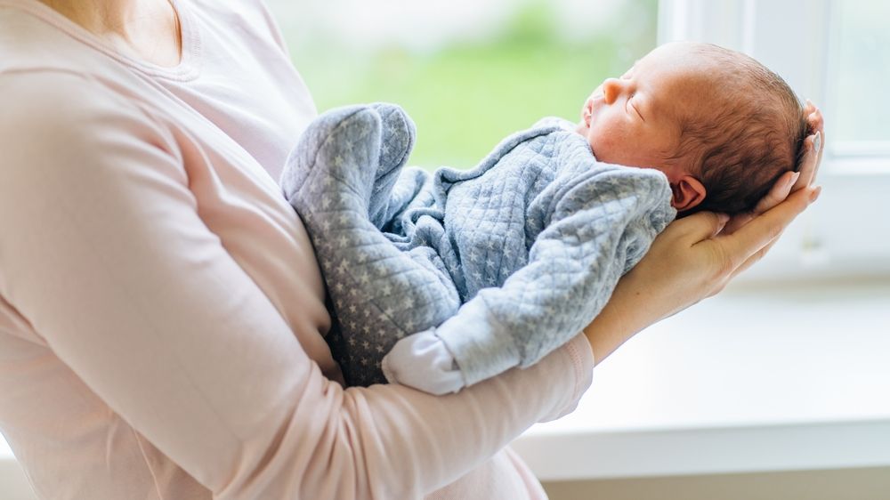 Porodné: Kdo může žádat, kolik činí a proč ho letos dostane víc žadatelů