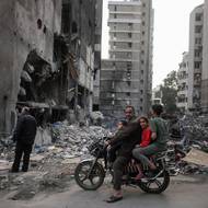 Corniche al-Mazraa v Bejrútu v Libanonu, 19. dubna.