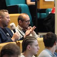 Padaly otázky na investice, byznys i dotazy osobnějšího rázu. Kdy jste šťastní, táže se zrovna divák. 