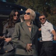 Anne Hathaway v roli Andy a Meryl Streep jako Miranda.