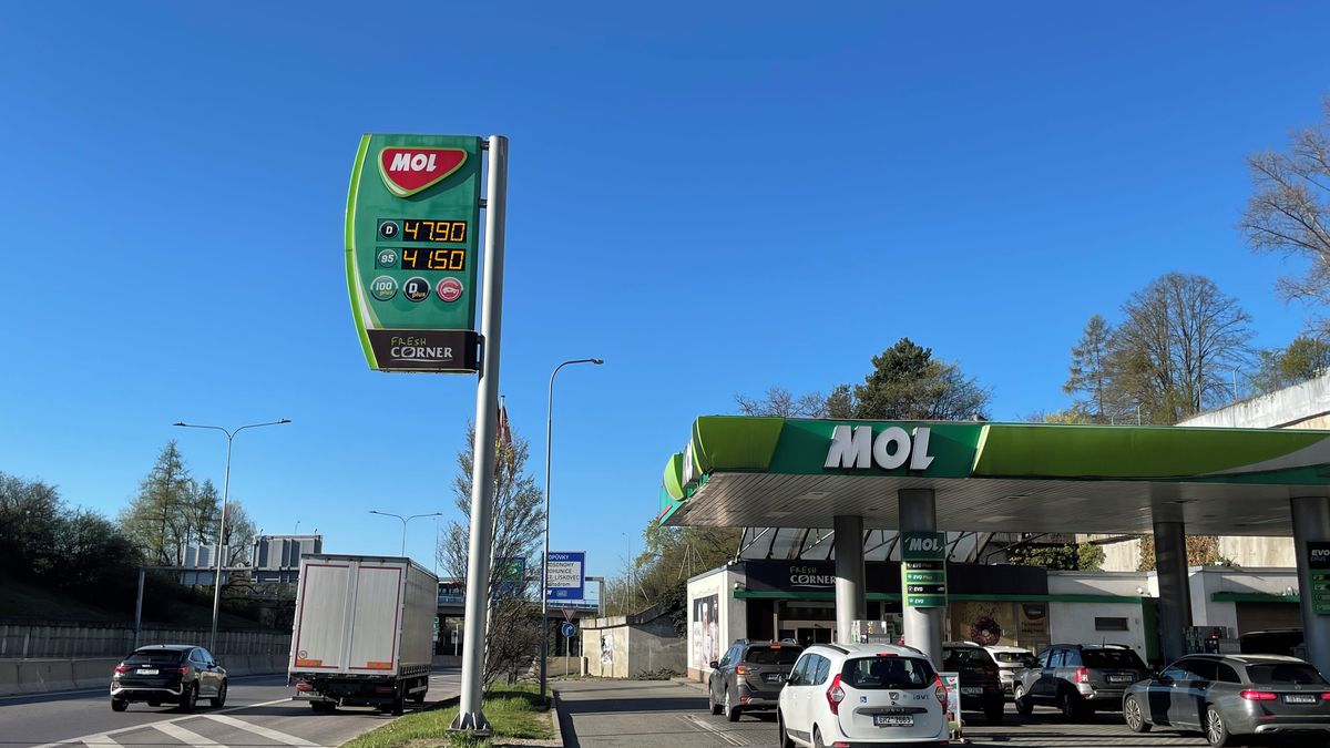 Vláda schválila návrh zákona, který umožní snáze regulovat ceny pohonných hmot