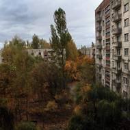 Civilizace, kterou vytvořili lidé, se pomalu noří zpět do přírody. 