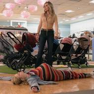 Michelle Pfeiffer v roli Shyanne a Elle Fanning jako Margo.