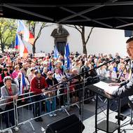 Asi deset minut mluvil také šéf Sněmovny a vládního SPD Tomio Okamura. 