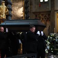 „Vzpomínám na úplný začátek, když jsme se zkoušeli vrátit na jeviště a nevěděli jsme, jak se to dělá. Postupně jsme to zkoušeli a vybavuje se mi, jak jsme spolu blbli na jevišti a jak z toho máme radost,“ řekl v úterý Špalek.