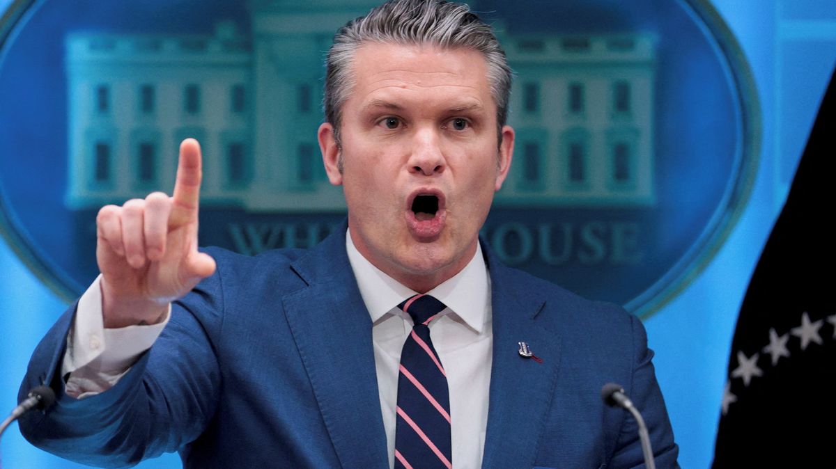 Írán dnes čeká nejhorší bombardování od začátku války, řekl ministr obrany USA