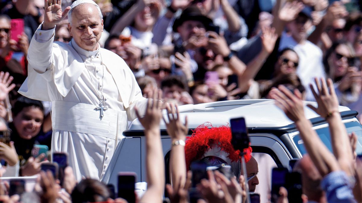Papež Lev XIV. na závěr velikonočních oslav kritizoval krveprolití ve válkách