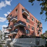 Žitný mlýn Boršov dnes. Novostavby jsou záměrně stylově odlišené od historické části.