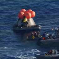 Záchranné týmy NASA a amerického námořnictva okamžitě zahájily zajištění plovoucí kapsle, aby dostaly čtveřici astronautů ven z lodi. Po zhruba hodině a půl záchranné týmy dostaly celou posádku z modulu. 