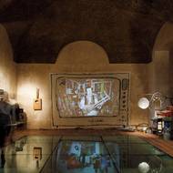 Tvoří v Loučné nad Desnou a svá díla zveřejňuje na sociálních sítích, jen na Facebooku ho sleduje přes čtvrt milionu lidí.