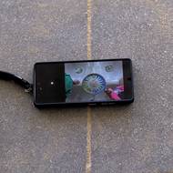 Blízký východ a východní Středomoří navštíví ročně až 181 milionů turistů. Jen Španělsko pak loni přivítalo rekordních 97 milionů turistů. Kvůli americko-izraelské válce s Íránem a následným íránským útokům na země Perského zálivu se turisté začali orientovat na bezpečnější oblasti.

(Selfie z barcelonského parku Güell, 6. dubna.)