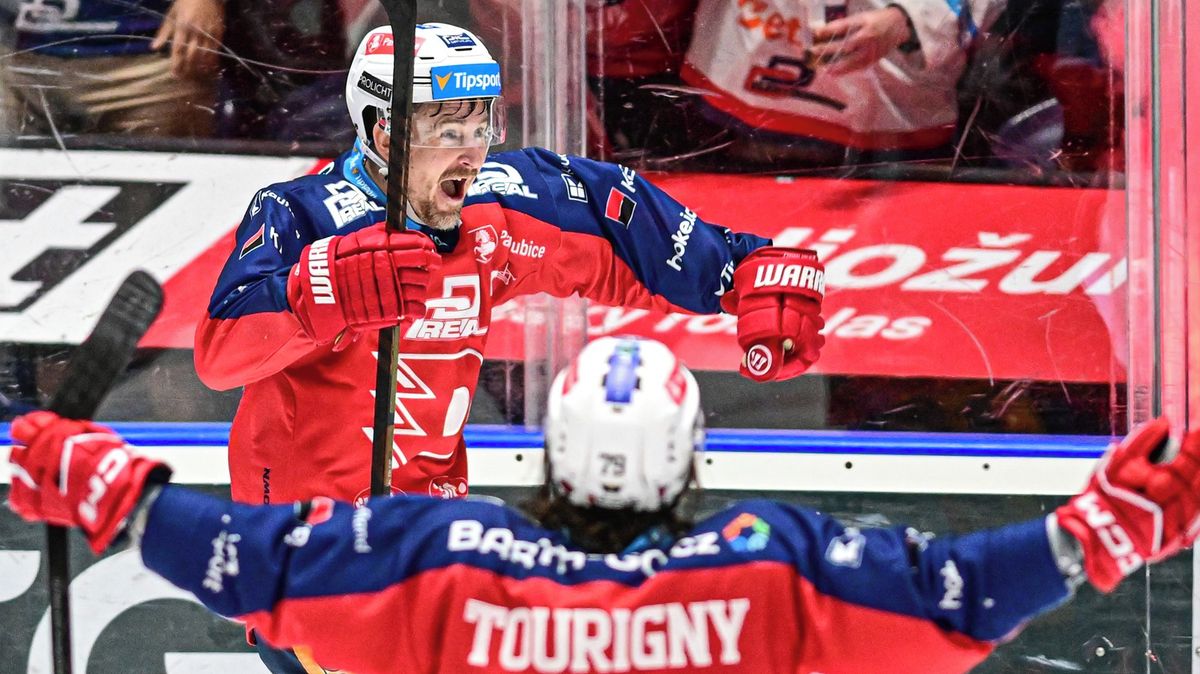 Červenka vládne hokejovému finále. Jiní ve 40 letech končí, on přidává