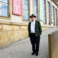 William Kentridge před pražskou Kunsthalle.