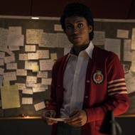 Muzikantův synovec v hlavní roli působí přesvědčivě jen během hudebně-tanečních pasáží.