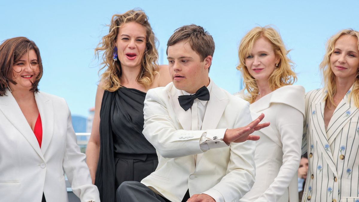 Pečuje o dvě děti s Downovým syndromem, jedno si zahrálo ve filmu Karavan