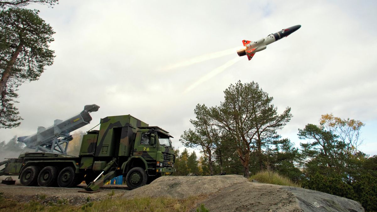 Video: Ukrajinci ukázali sílu švédské zbraně. Zasáhli ruskou ropnou plošinu