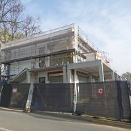 Cena nemocničního „bufetu“ má být 34,8 milionu korun bez DPH. Původní předpokládaná hodnota byla o deset milionů nižší. V dolním patře má být jídelna se zázemím, v horním kavárna.