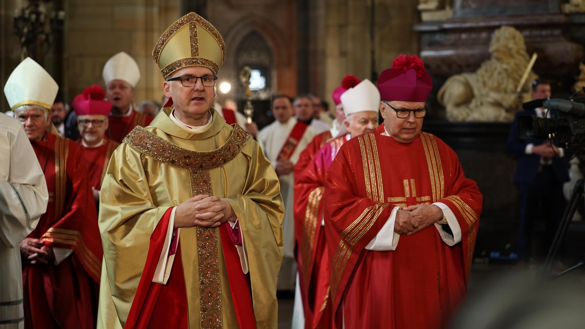 Pražský arcibiskup Přibyl přijal od Lva XIV. pallium, symbol služby věřícím