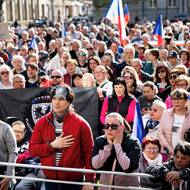 Na protest pořádaný SPD proti sudetoněmeckému sjezdu v Brně dorazilo asi pět set lidí.
