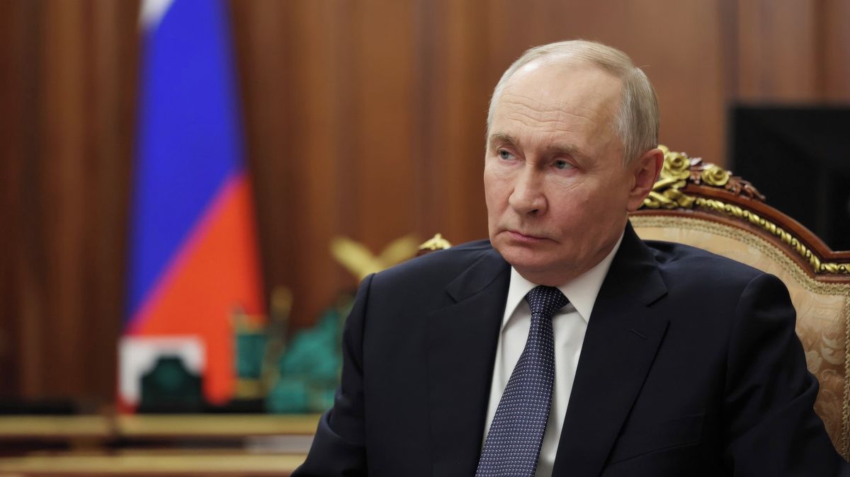 Bývalý šéf špionů: Ruskou ekonomiku drží válka. Ale co se bude dít, až skončí?