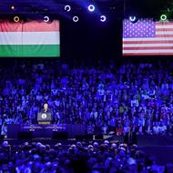 Na místě vystoupil Orbán s projevem.