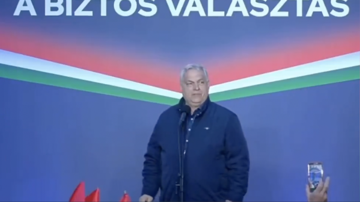 Orbán jako Štěpán v roce 1989. „Rusové, jděte domů,“ volal na něj dav