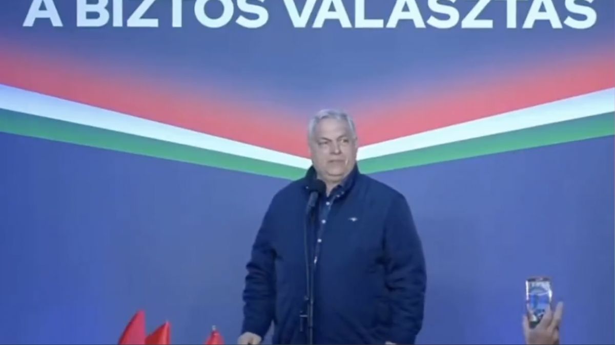 Orbán jako Štěpán v roce 1989. „Rusové, jděte domů,“ volal na něj dav