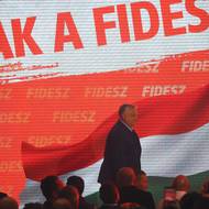 Viktor Orbán ve volebním štábu strany Fidesz.