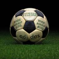 Adidas Telstar je prvním míčem, který byl navržen speciálně pro černobílé televizní vysílání. Tvořilo ho 12 černých pětiúhelníků a 20 bílých šestiúhelníků. Objevil se na mistrovství světa ve fotbale v roce 1970 v Mexiku, kde zvítězila Brazílie, a v mírně vylepšené verzi i na následujícím světovém šampionátu v roce 1974, který opanovali domácí Západní Němci.
