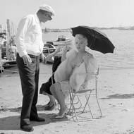 Marilyn Monroe při natáčení filmu Někdo to rád horké s režisérem Billym Wilderem.
