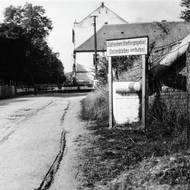 V souboru jedenačtyřiceti fotografií nejsou jen obyvatelé ghetta, ale i záběry budov a krematoria