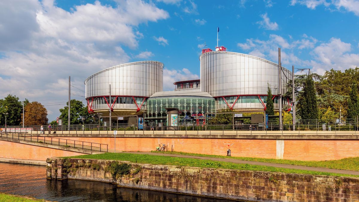 Soud ve Štrasburku se zastal české novinářky zadržené na ekologickém protestu