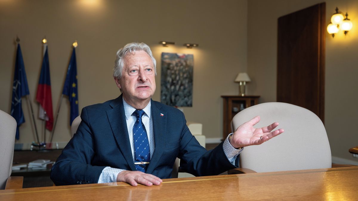 Ministr Zůna nakonec do Číny nepojede, oznámil Okamura