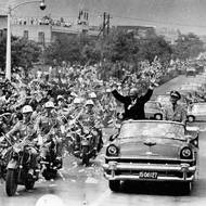 USA však dál uznávaly Čankajškovu vládu na Tchaj-wanu jako legitimní vládu Číny. V červnu 1960 do Tchaj-peje zavítal prezident Dwight D. Eisenhower. Šlo o první návštěvu úřadujícího amerického prezidenta na Tchaj-wanu - a dosud také jedinou.