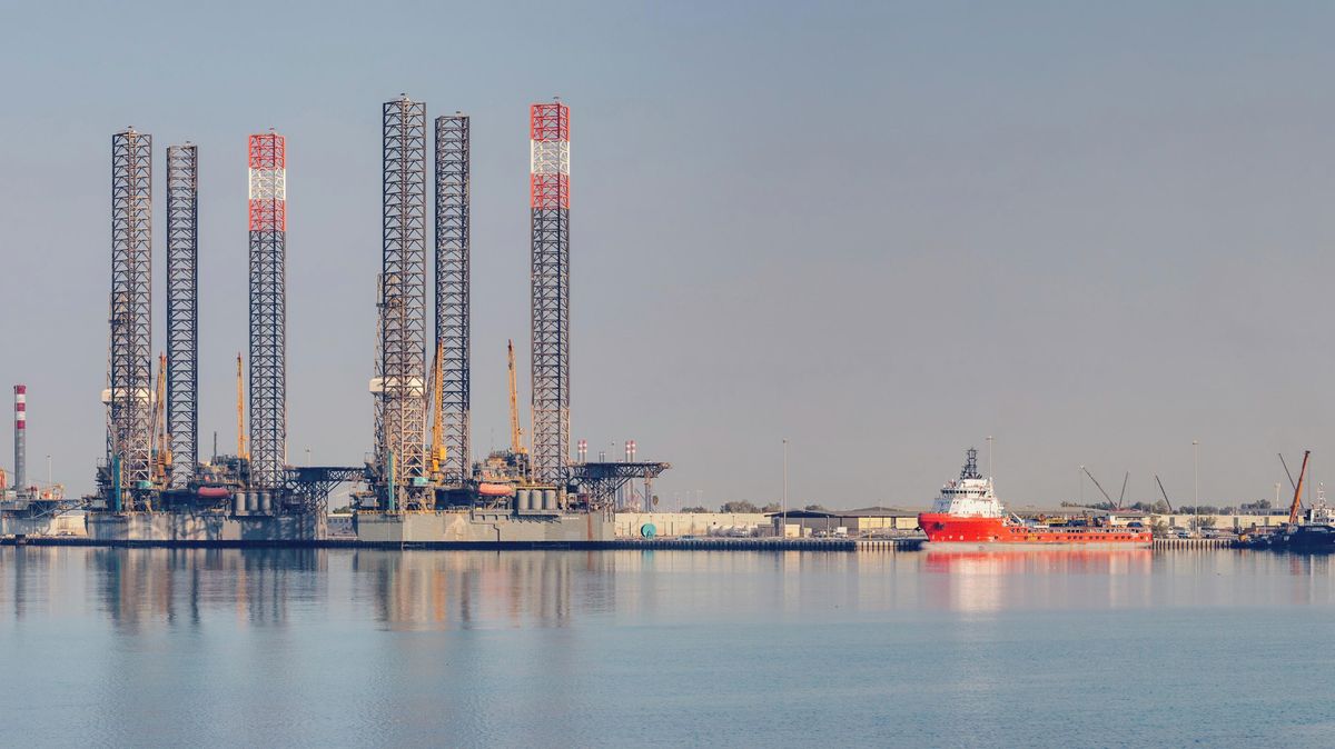 Spojené arabské emiráty tvrdí, že Írán zasáhl dva jejich tankery