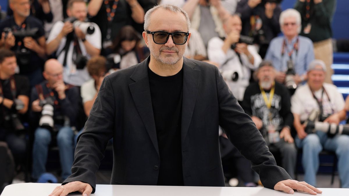 Málem zemřel za pandemie. Ruský režisér triumfuje v Cannes s filmem o válce