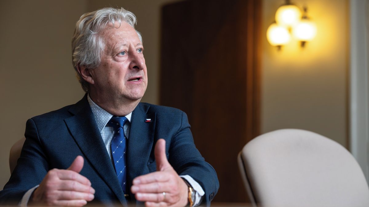 Vláda přidá peníze na obranu. Stihneme to ještě před summitem NATO, říká Zůna