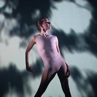 Afroditi Vasilakopoulou v choreografii Inside.