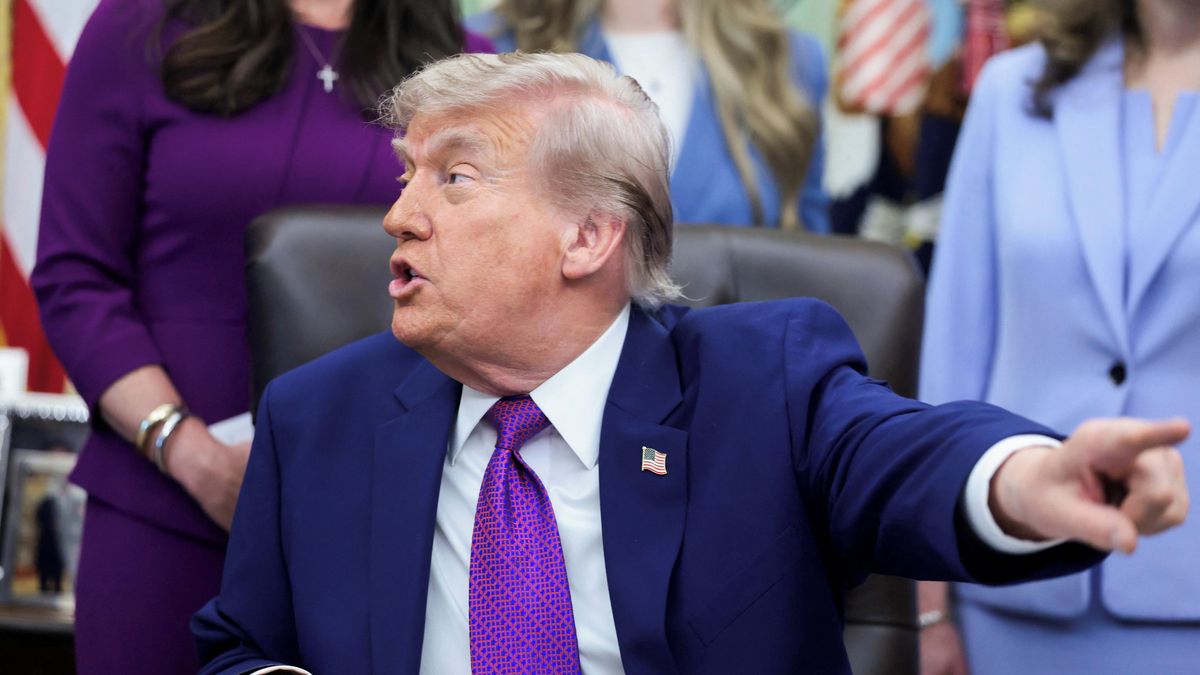 Příměří s Íránem je na přístrojích, řekl Trump. Jeho návrh označil za odpad