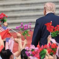 Loni v říjnu se však Trump se Siem při setkání v Jižní Koreji dohodli na ročním obchodním příměří. Právě prodloužení tohoto příměří, které umožňuje export vzácných zemin z Číny do USA, bude podle světových agentur jedním z témat rozhovorů.