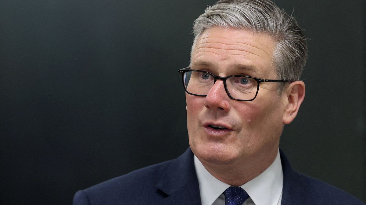 Starmer varuje před chaosem. „Král severu“ a „přítel prince temnot“ ho chtějí nahradit